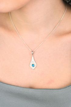 Zawieszka srebrna 925 z turkusem – geometryczna  DIA-ZAW-13996-925  Elegancka biżuteria damska (4).jpg