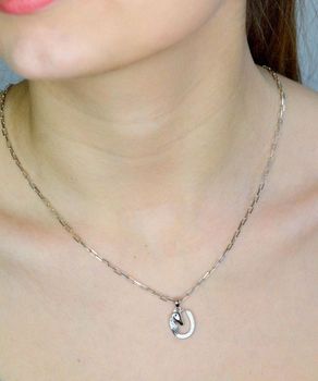 Srebrna zawieszka z jednorożcem – podkowa z cyrkoniami, biżuteria dziecięca 925 Ag.jpg