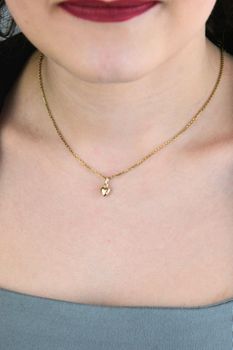 Złota zawieszka serduszko 375 żółte złoto 0,37 g – minimalistyczna biżuteria (1).jpg