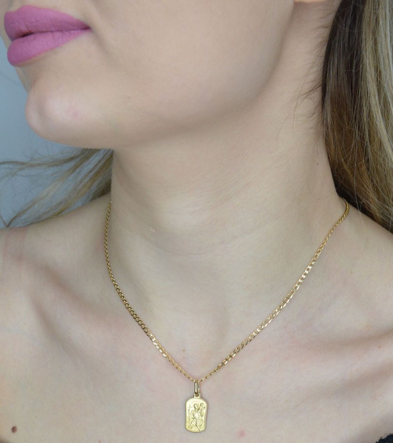 Złota zawieszka medalik 333 święty Krzysztof z możliwością graweru 333 Złota zawieszka medalik. Złoty medalik 333. Złota zawieszka św.Krzysztof. Złoty medalik z patronem kierowców..jpg