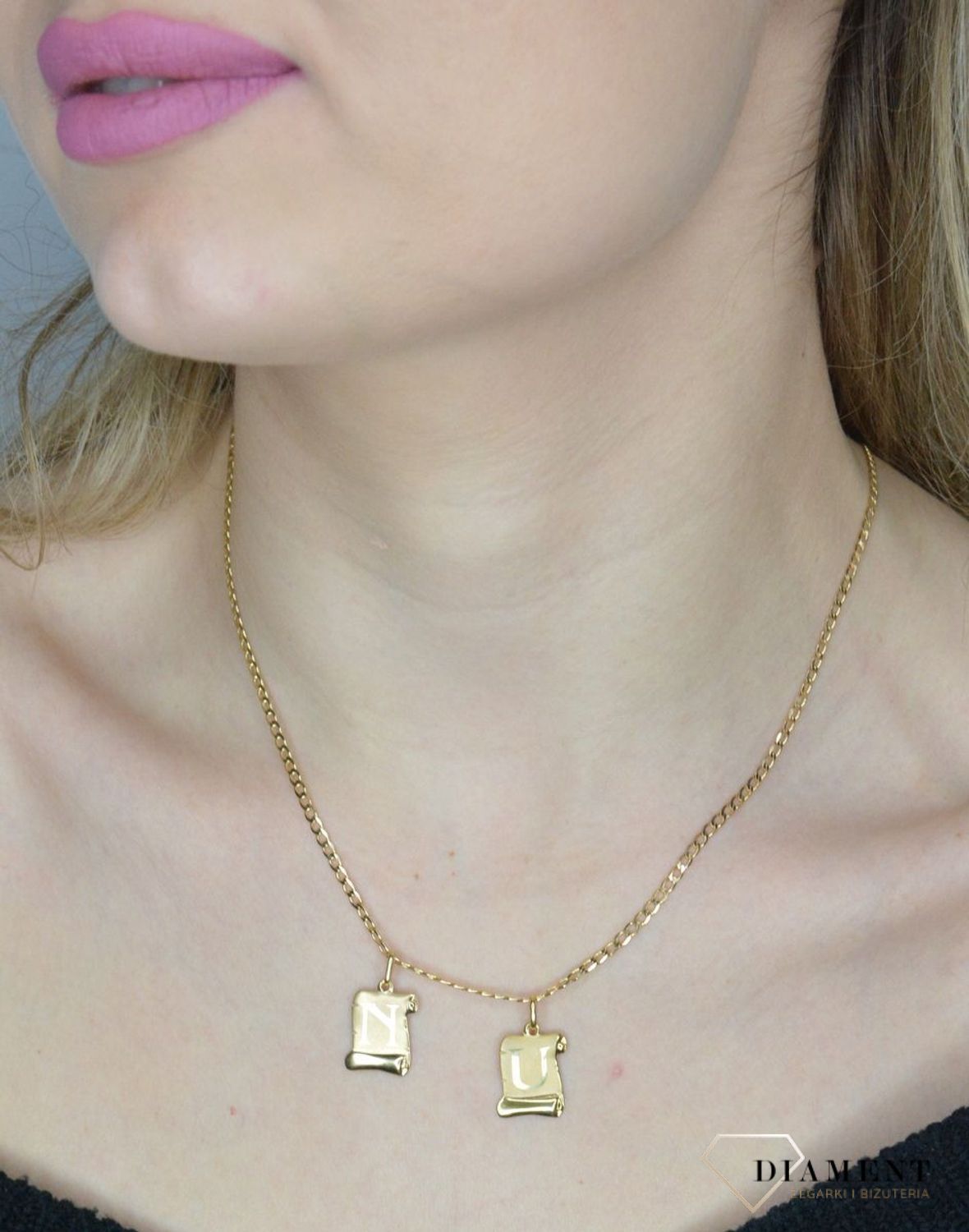 Złota zawieszka damska literka  U 333 Literka U na papirusie DIA-ZAW-1516-333.jpg