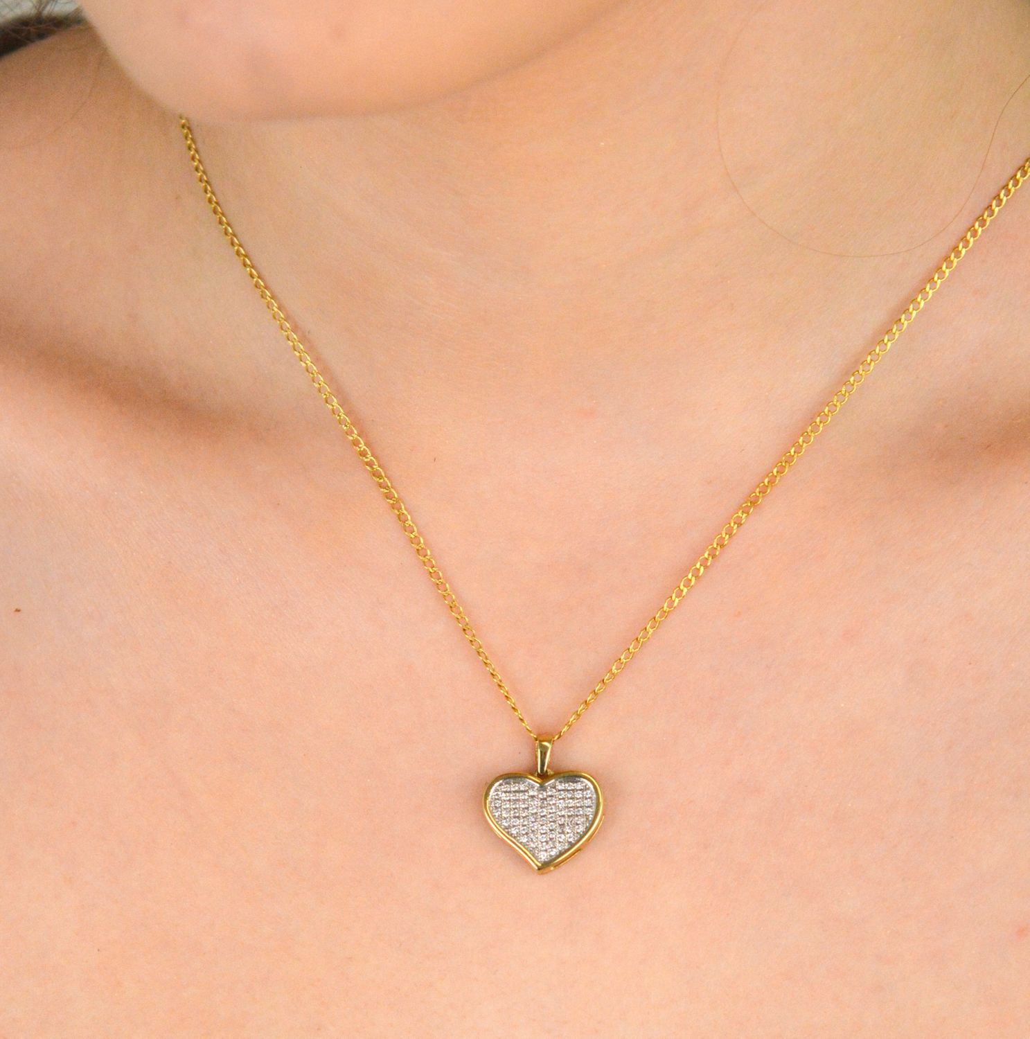 Zawieszka złota serce z cyrkoniami białymi próba 333, DIA-ZAW-1533-333 Elegancka zawieszka w kształcie sercaOzdobiona pięknymi białymi cyrkoniami1.jpg