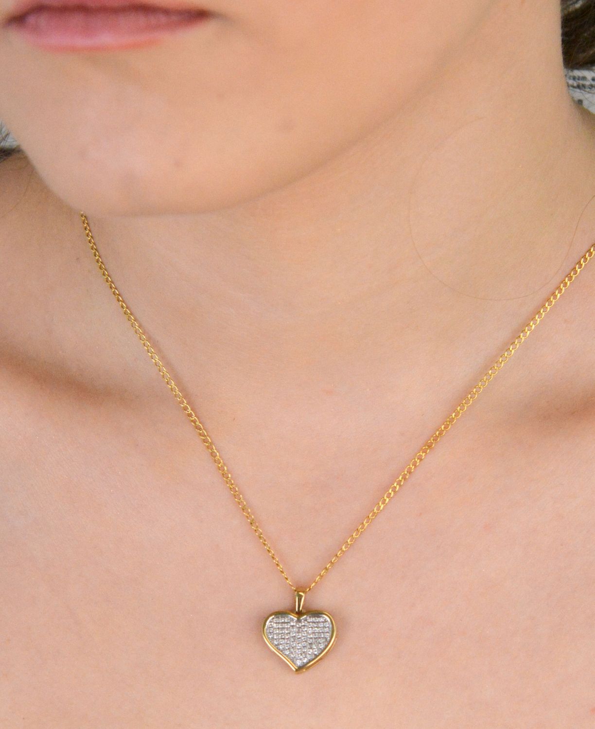 Zawieszka złota serce z cyrkoniami białymi próba 333, DIA-ZAW-1533-333 Elegancka zawieszka w kształcie sercaOzdobiona pięknymi białymi cyrkoniami1.jpg