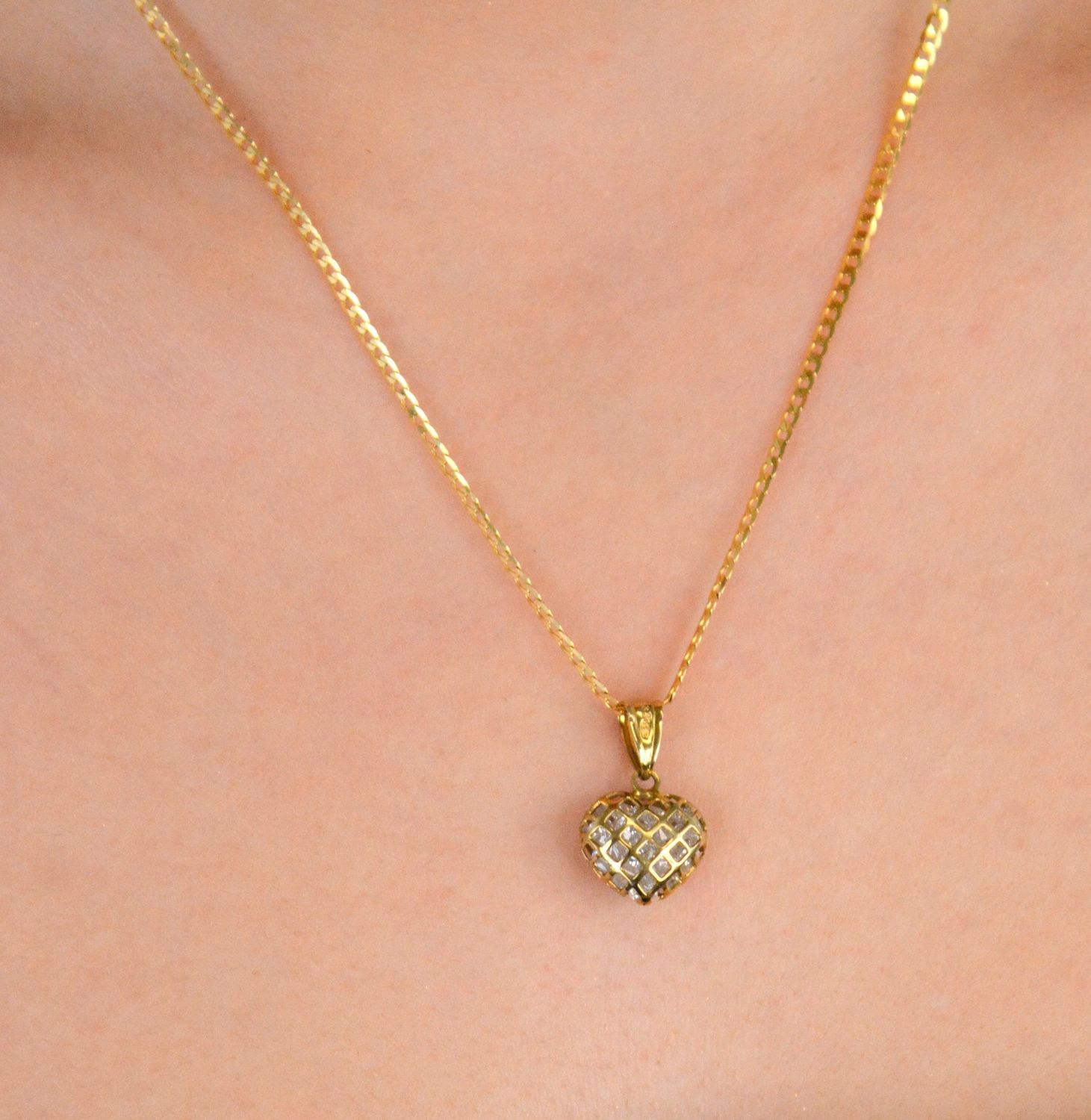 Zawieszka złota serduszko ażurowe z cyrkoniami w środku próba 333, DIA-ZAW-1536-333 Zawieszka złota w kształcie ażurowego serduszka 💖1.jpg