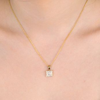 Złota zawieszka Kwadracik ozdobiony cyrkonią próba 333, DIA-ZAW-1546-333. Złota zawieszka – Kwadracik ozdobiony cyrkonią, próba 333 ✨ Daj się oczarować jej prostotą i elegancją. Zawieszka kwadrat z cyrkonią (5).JPG