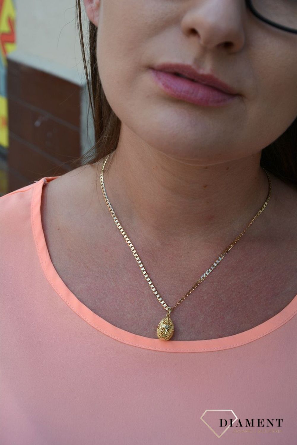 Zawieszka ażurowa kula próby 333 DIA-ZAW-1565-333. Złoty wisiorek w kształcie ażurowej kuli. Wisiorek ten to idealny pomysł na prezent, którym wyjawimy swoje uczucia..jpg