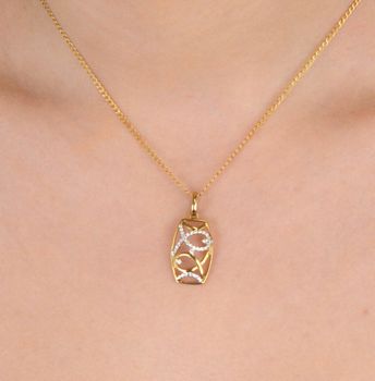 Zawieszka złota prostokątna zdobiona cyrkoniami próba 333, DIA-ZAW-1572-333 Elegancka złota zawieszka w kształcie prostokąta, ozdobiona błyszczącymi cyrkoniami (4).JPG