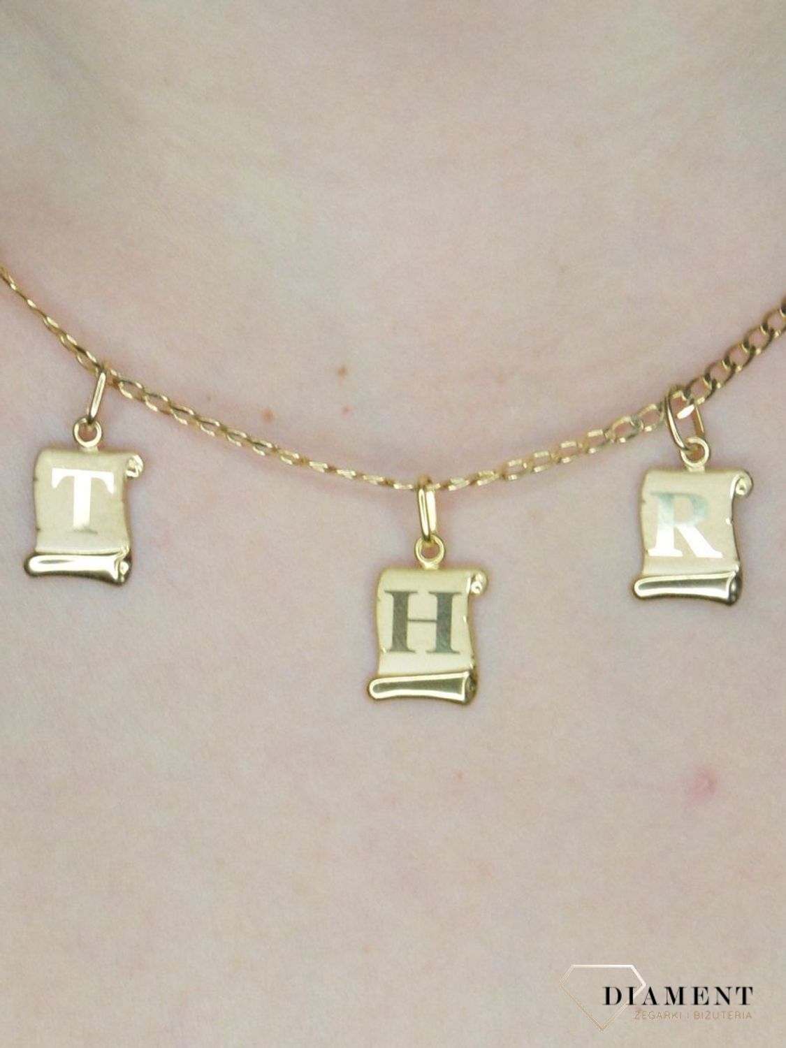 Złota zawieszka damska literka  R 333 Literka R na papirusie DIA-ZAW-1661-333.jpg