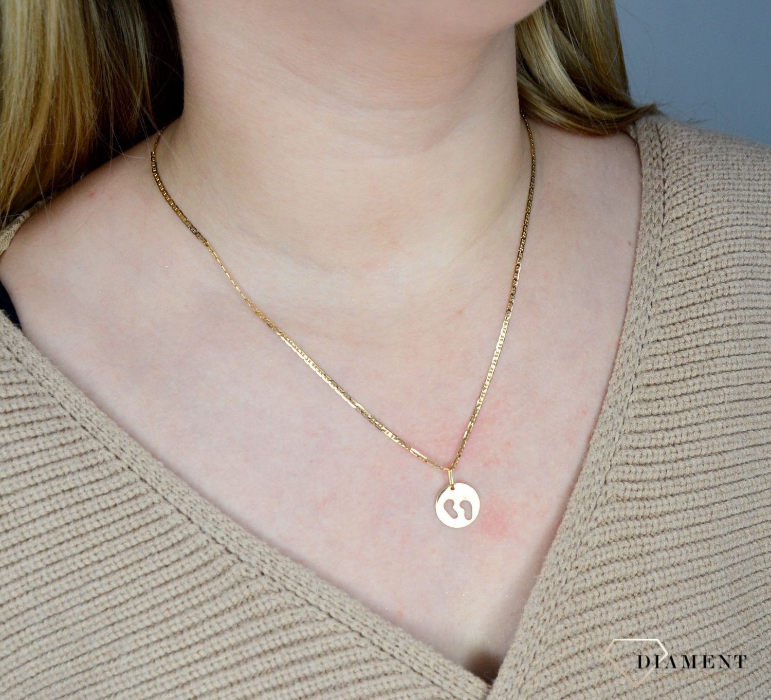 Złota zawieszka 585 stópki w kółku DIA-ZAW-1798-585.jpg