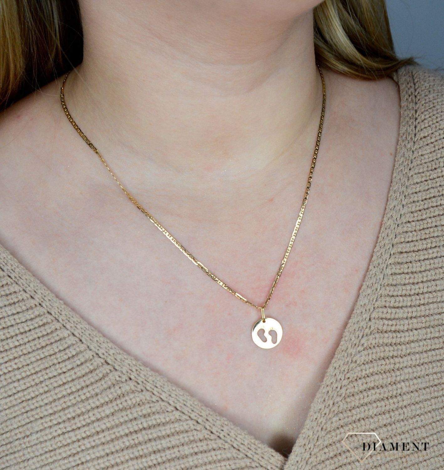 Złota zawieszka 585 stópki w kółku DIA-ZAW-1798-585.jpg