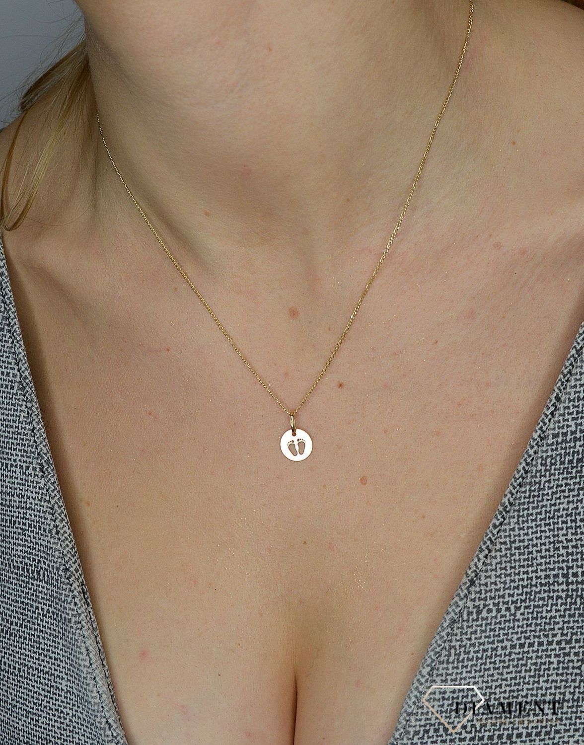 Złota zawieszka okrągła stópki 585 'Stópki dziecka' DIA-ZAW-1799-585.jpg