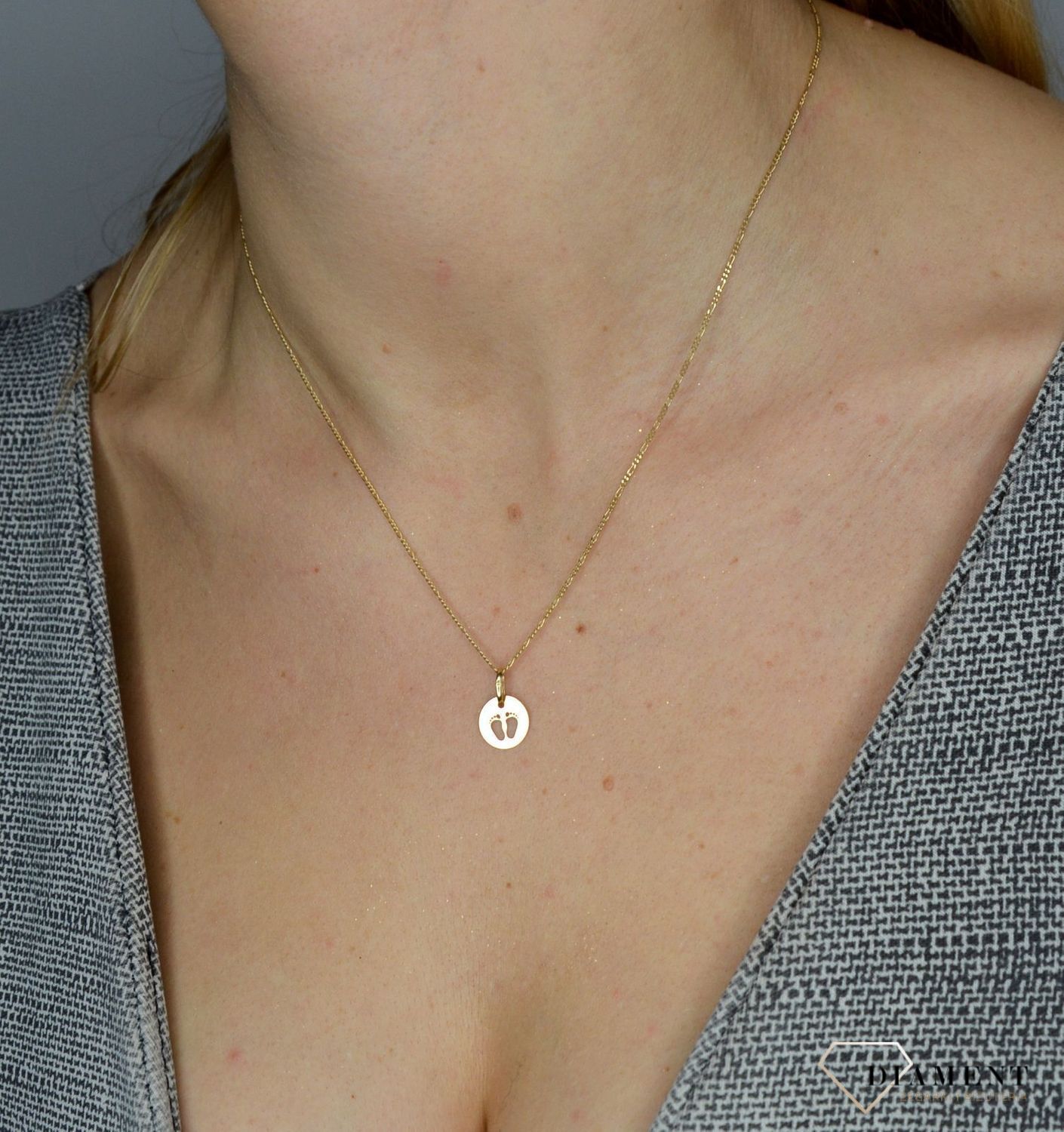 Złota zawieszka okrągła stópki 585 'Stópki dziecka' DIA-ZAW-1799-585.jpg