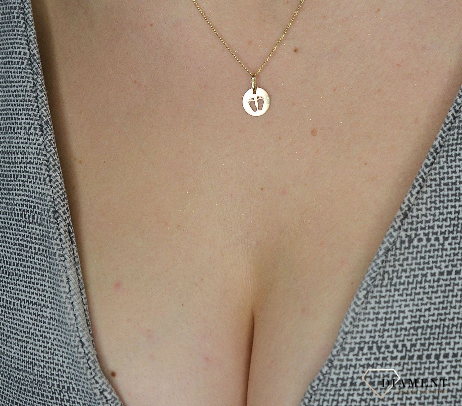 Złota zawieszka okrągła stópki 585 'Stópki dziecka' DIA-ZAW-1799-585.jpg