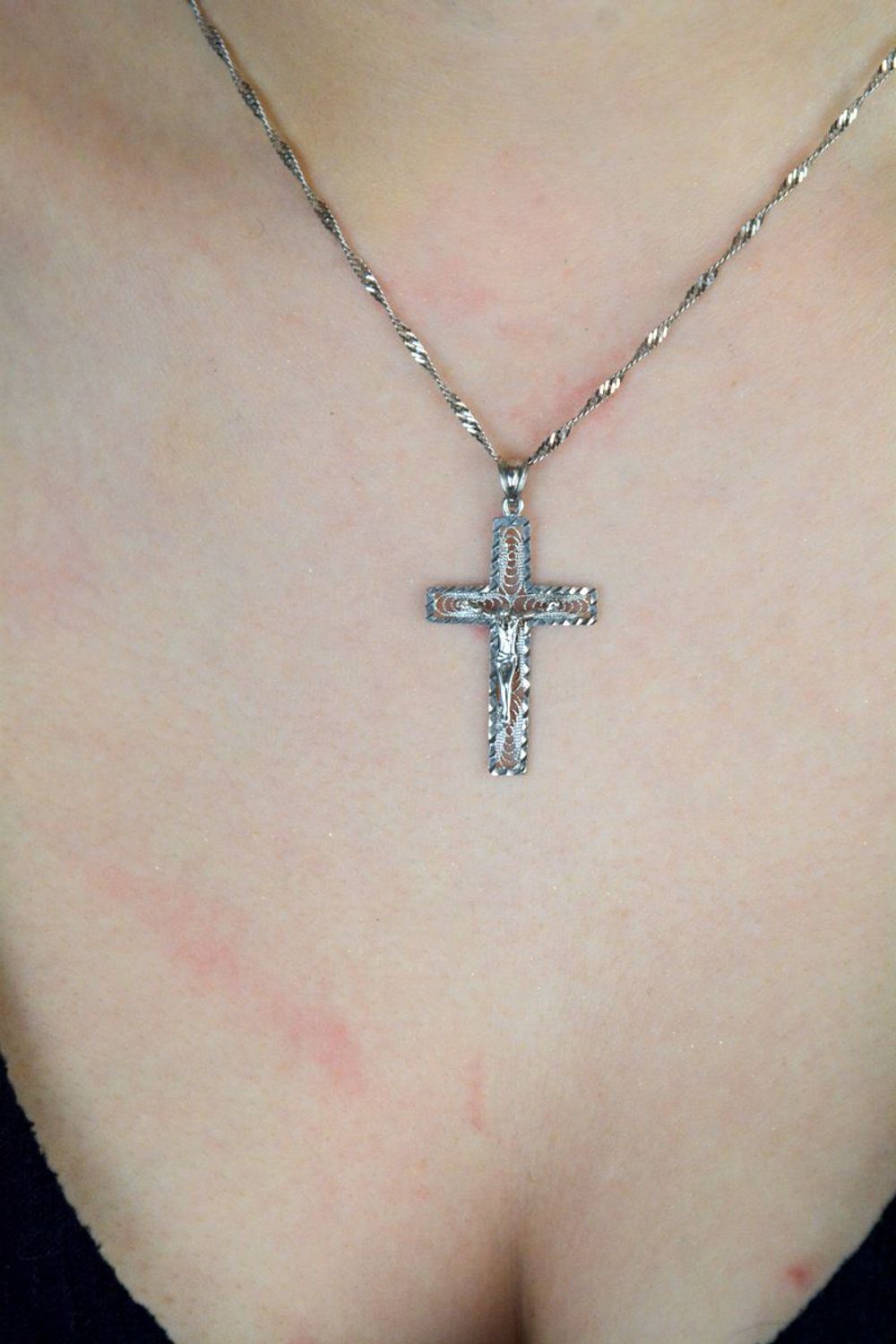 Srebrny ażurowy krzyżyk z Jezusem DIA-ZAW-1889-925 – Srebro 925  3,5 cm.jpg