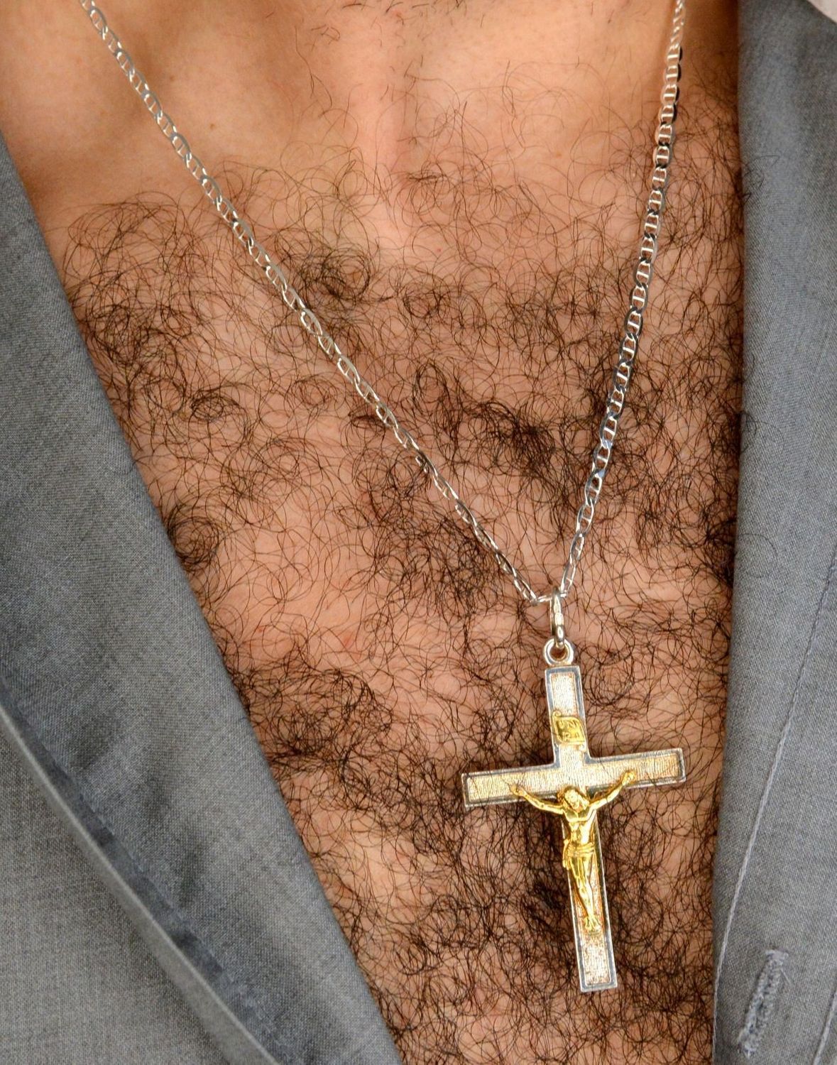 Długość krzyżyka wynosi 5,5 cm, szerokość 3,5 cm..jpg