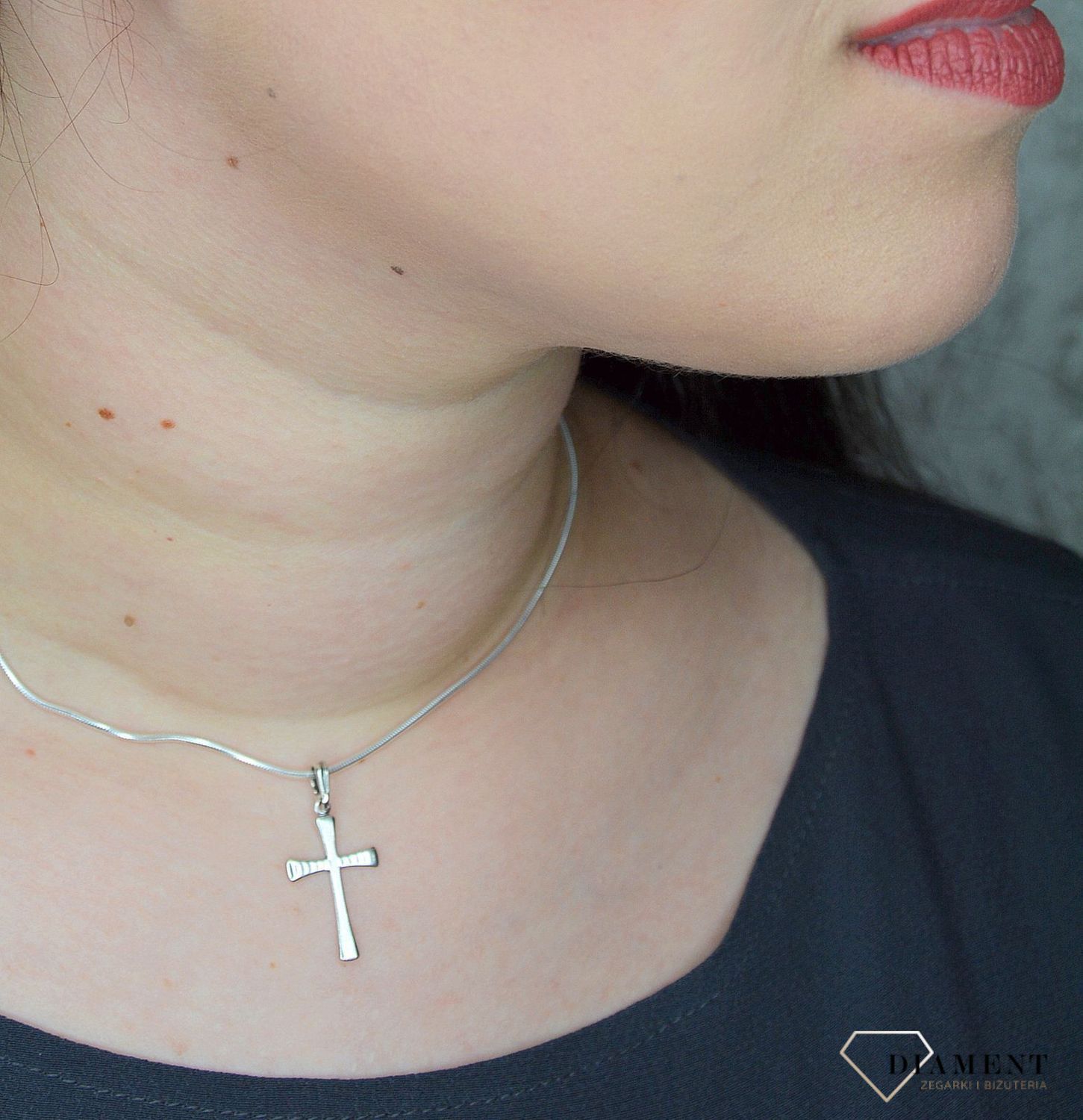 Zawieszka srebrna krzyżyk 3,3 cm DIA-ZAW-1913-925.jpg