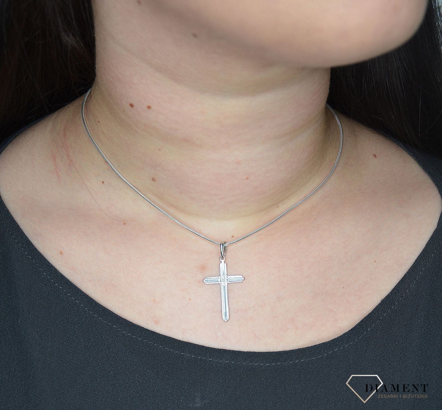 Zawieszka srebrna krzyżyk 4 cm DIA-ZAW-1930-925..jpg