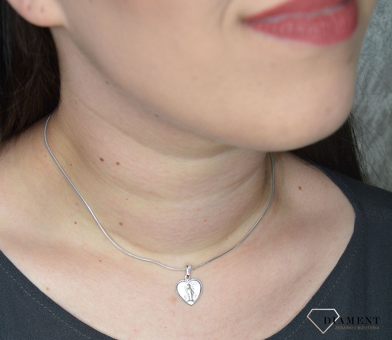 Zawieszka srebrna medalik DIA-ZAW-1962-925 (1).jpg