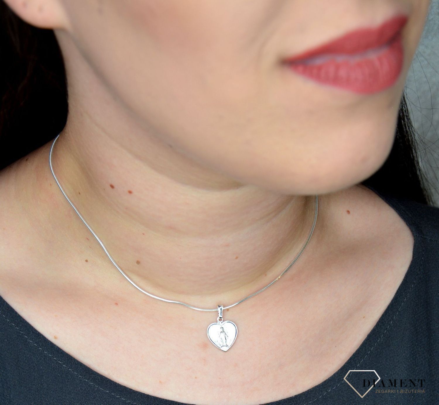 Zawieszka srebrna medalik DIA-ZAW-1962-925 (1).jpg