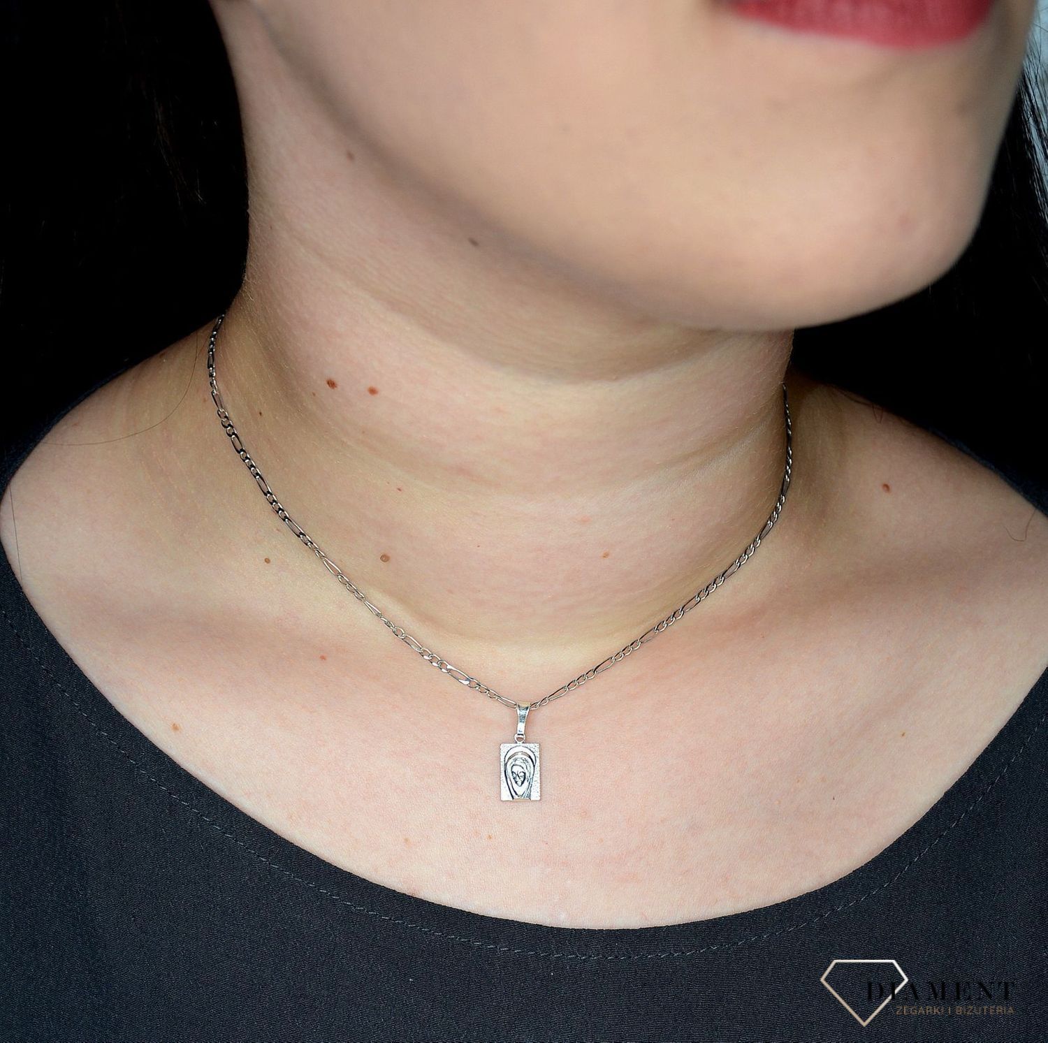 Zawieszka srebrna medalik Matka Boska z grawerem DIA-ZAW-1967-925.jpg