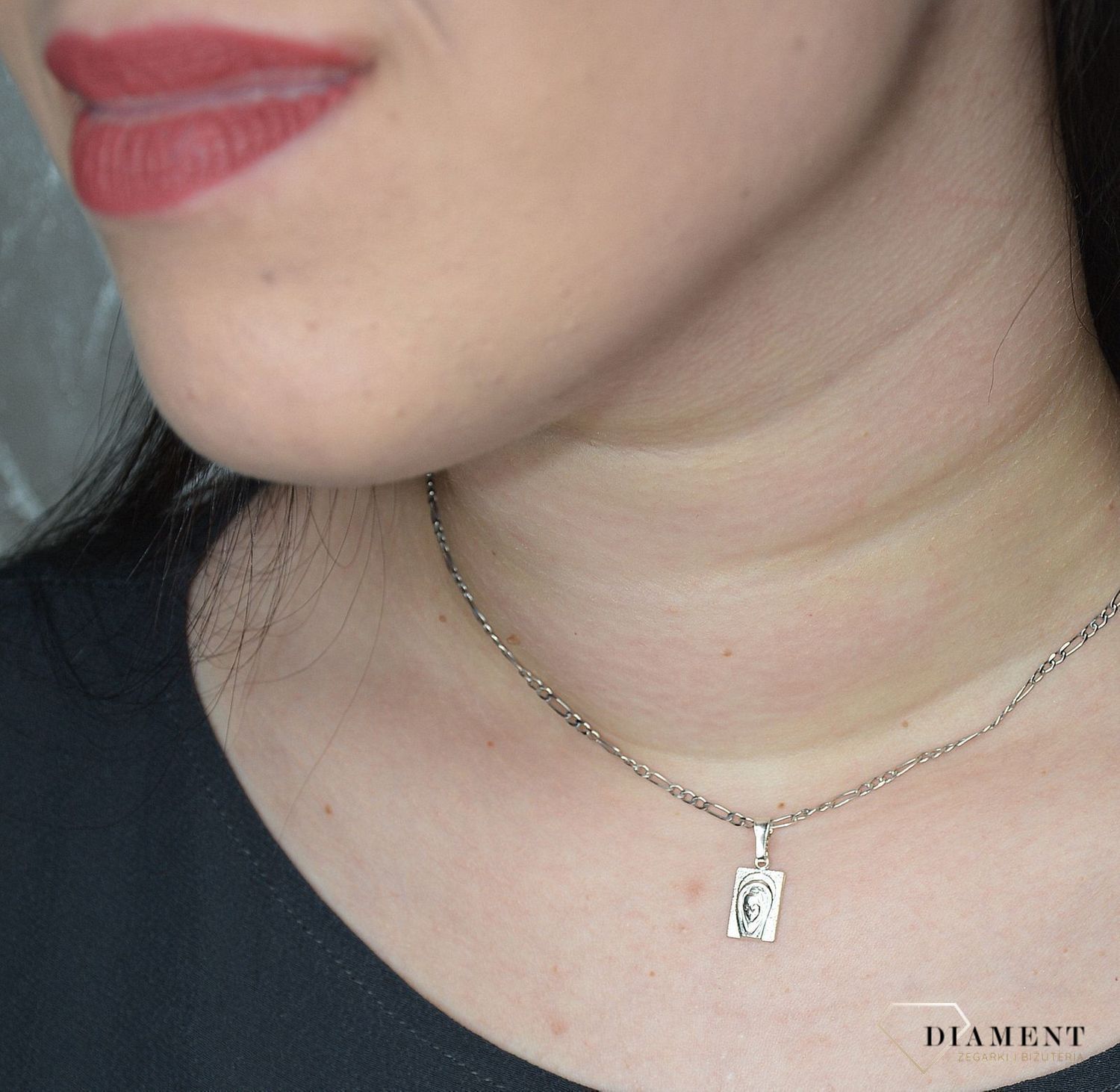 Zawieszka srebrna medalik Matka Boska z grawerem DIA-ZAW-1967-925.jpg