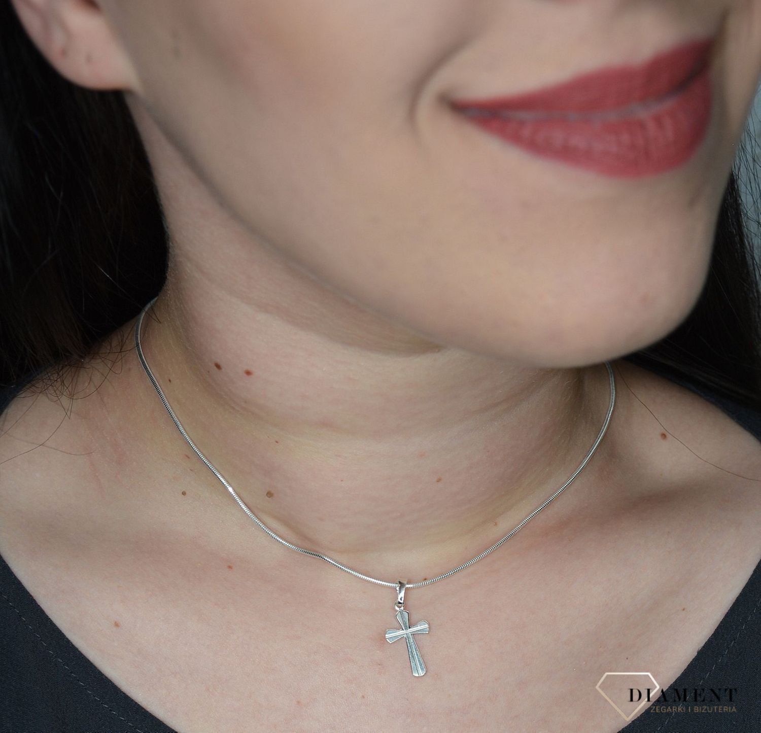 Zawieszka srebrna krzyżyk DIA-ZAW-1972-925.jpg