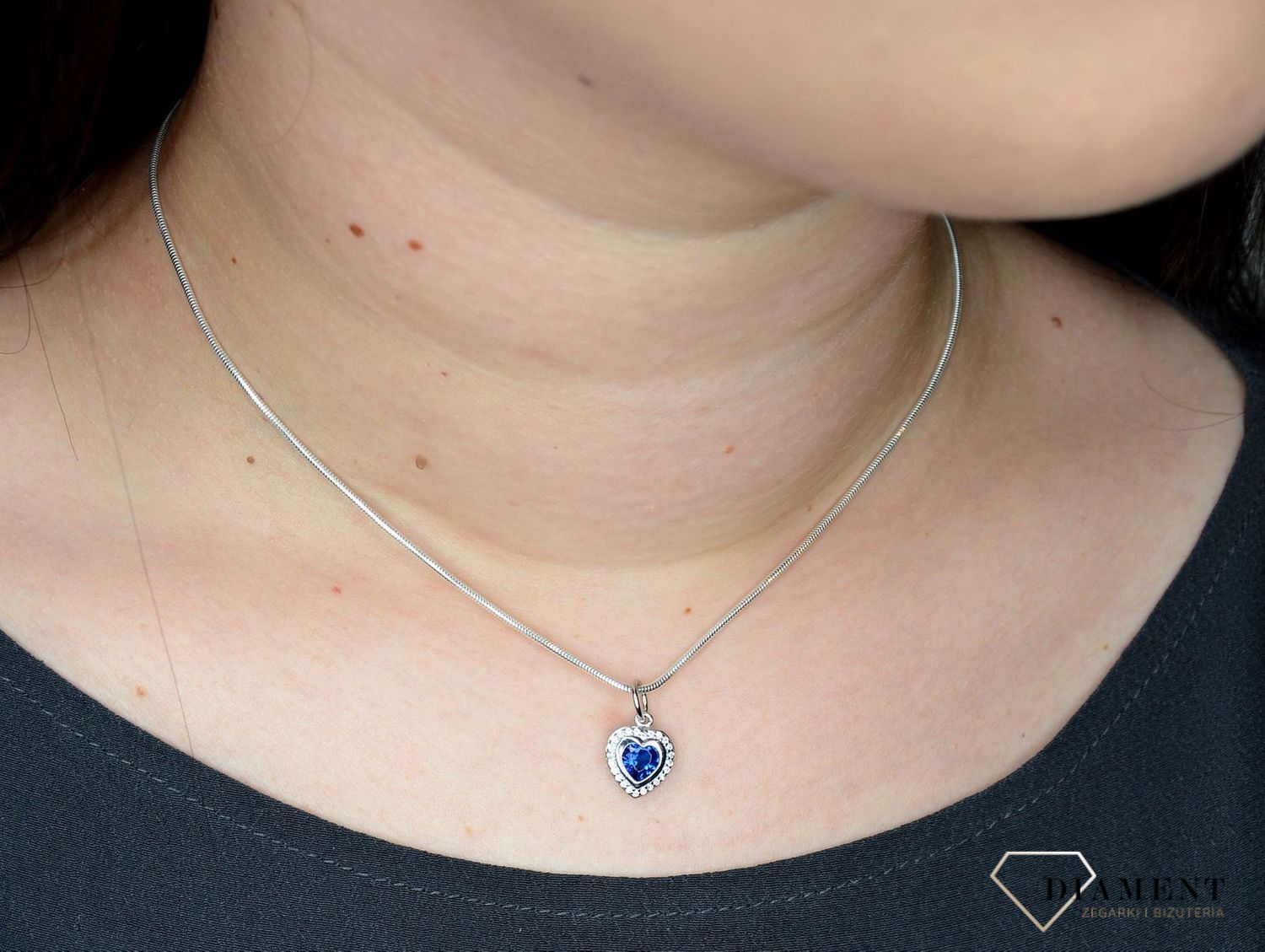 Zawieszka serce z granatową cyrkonia DIA-ZAW-1980-925.jpg