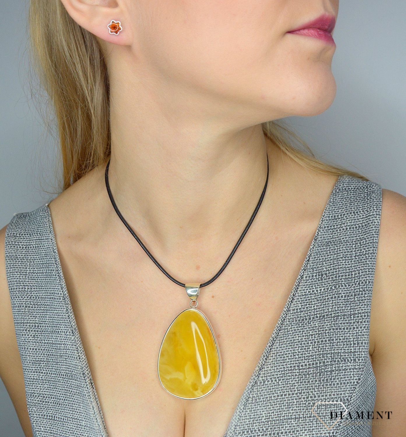 Zawieszka srebrna z mlecznym bursztynem 'Duży bursztyn bałtycki' DIA-ZAW-2231-925.jpg