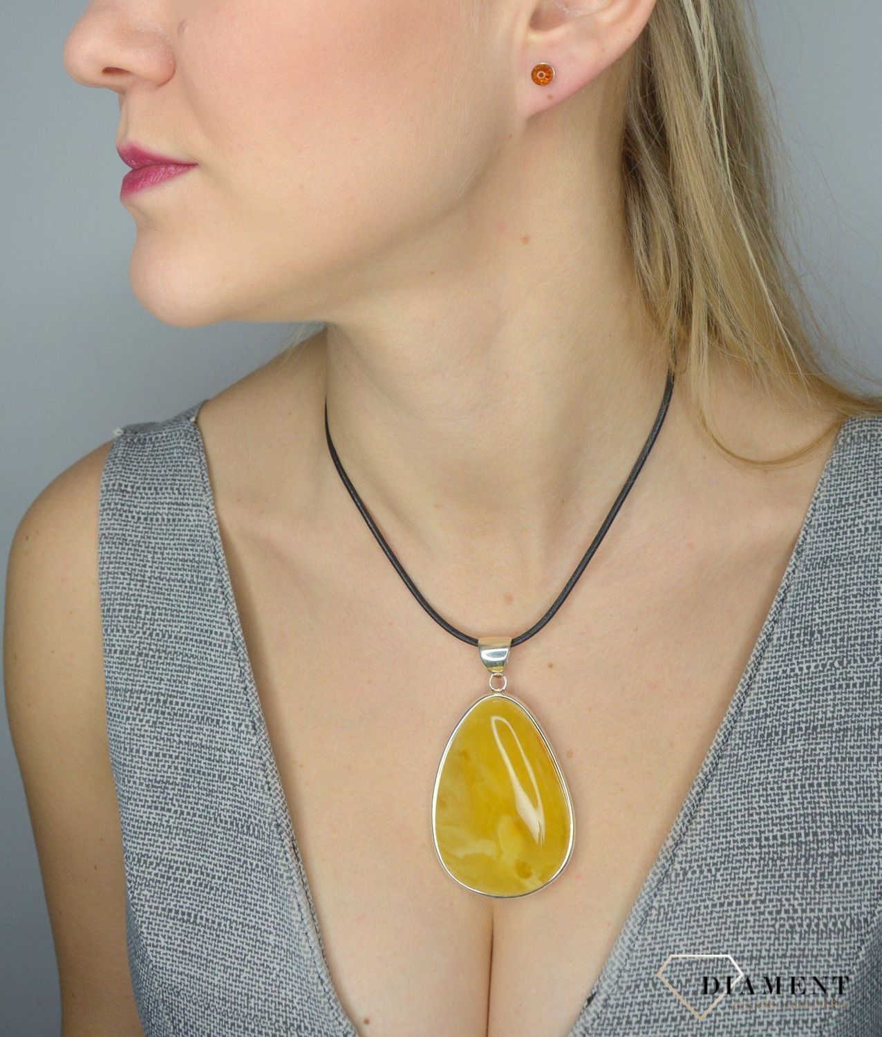 Zawieszka srebrna z mlecznym bursztynem 'Duży bursztyn bałtycki' DIA-ZAW-2231-925.jpg