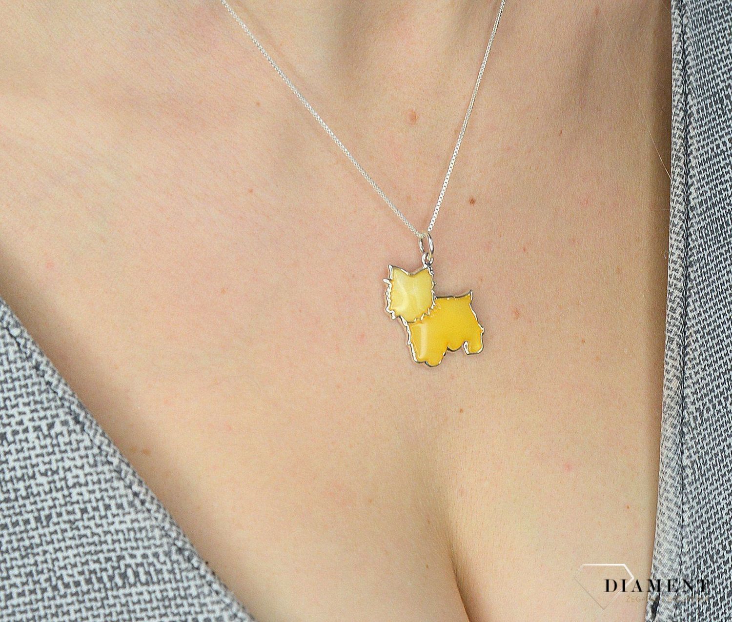 Zawieszka bursztyn kot w mlecznym kolorze DIA-ZAW-2235-925.jpg