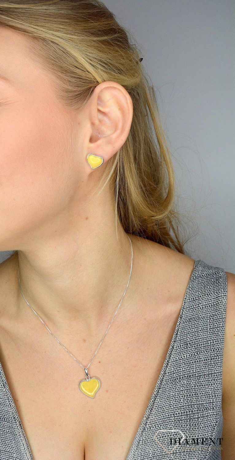 Zawieszka srebrna bursztyn serce w mlecznym kolorze DIA-ZAW-2238-925.jpg