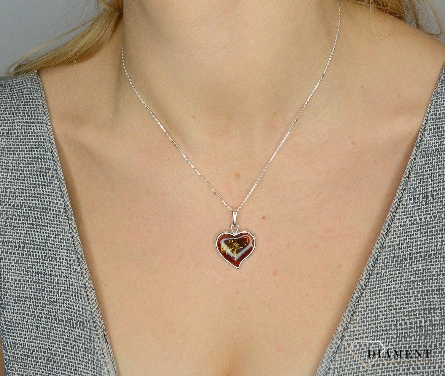 Zawieszka srebrna bursztyn serce DIA-ZAW-2239-925.jpg