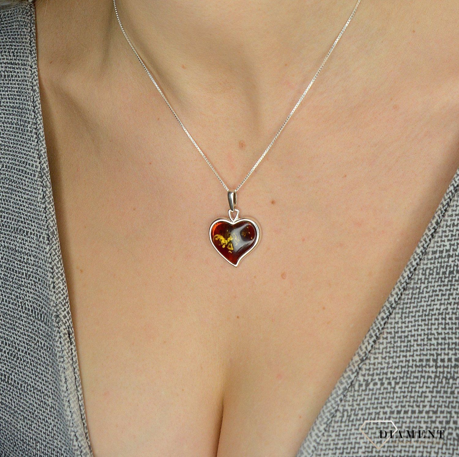 Zawieszka srebrna bursztyn serce DIA-ZAW-2239-925.jpg
