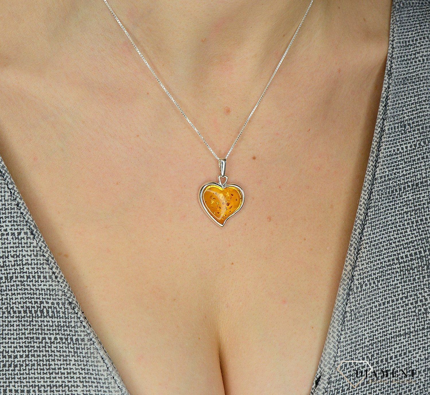 Zawieszka srebrna bursztyn serce DIA-ZAW-2240-925.jpg