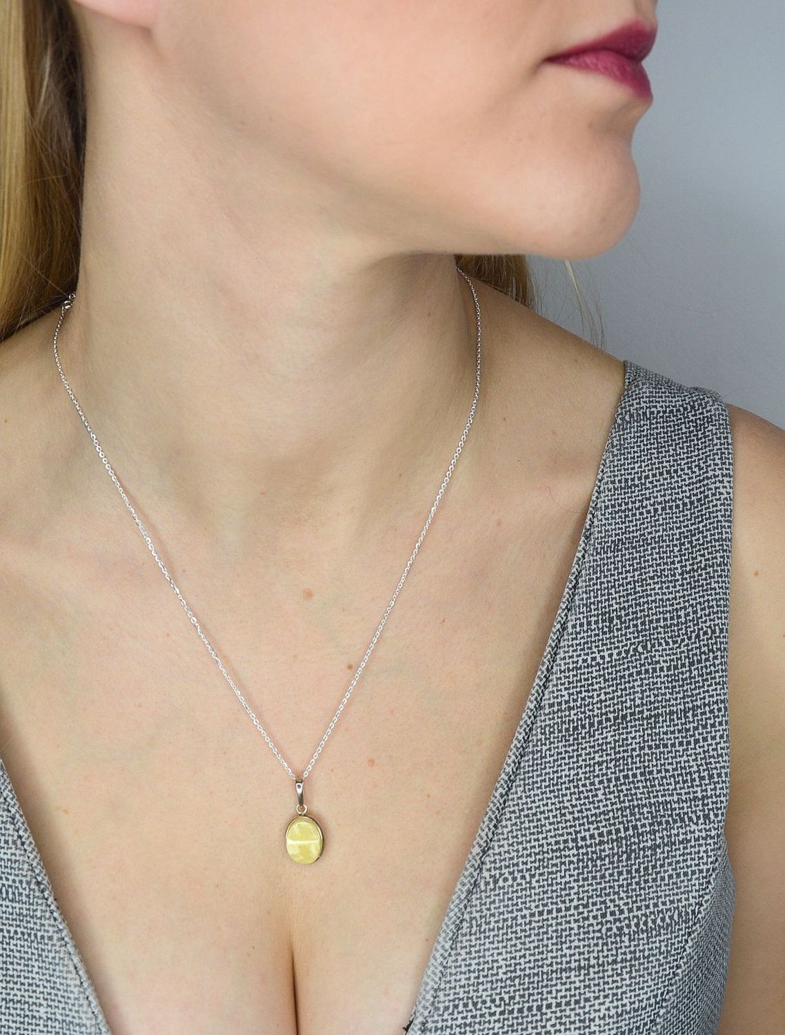 Zawieszka srebrna z bursztynem w mlecznym odcieniu DIA-ZAW-2442..jpg