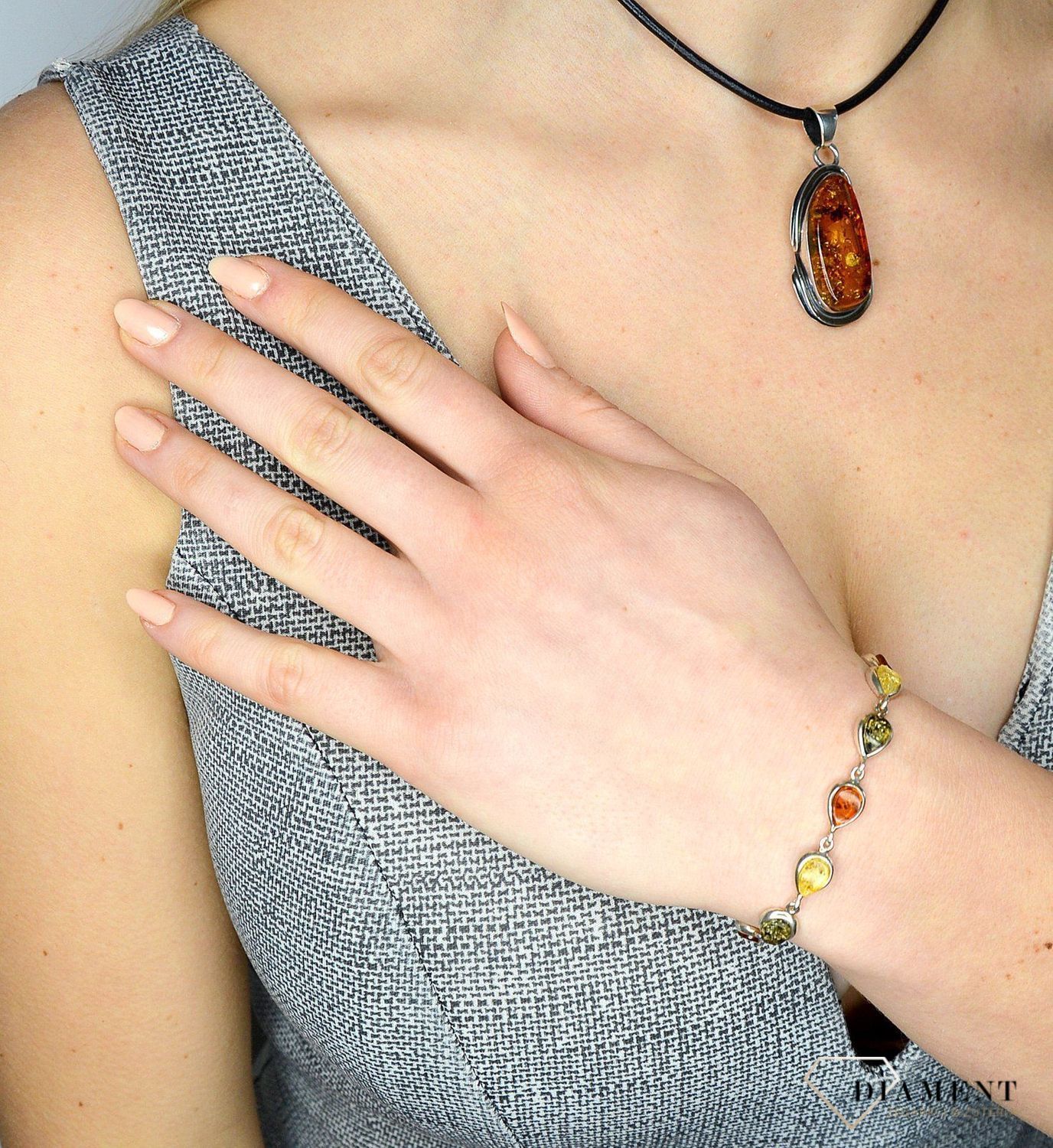 Zawieszka srebrna z bursztynem w kolorze brązu DIA-ZAW-2449-bursztyn.jpg