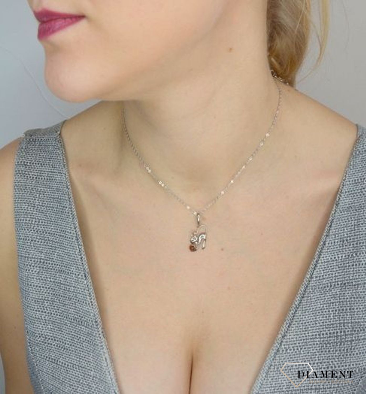 Zawieszka srebrna kot z bursztynową piłką DIA-ZAW-2460.jpg