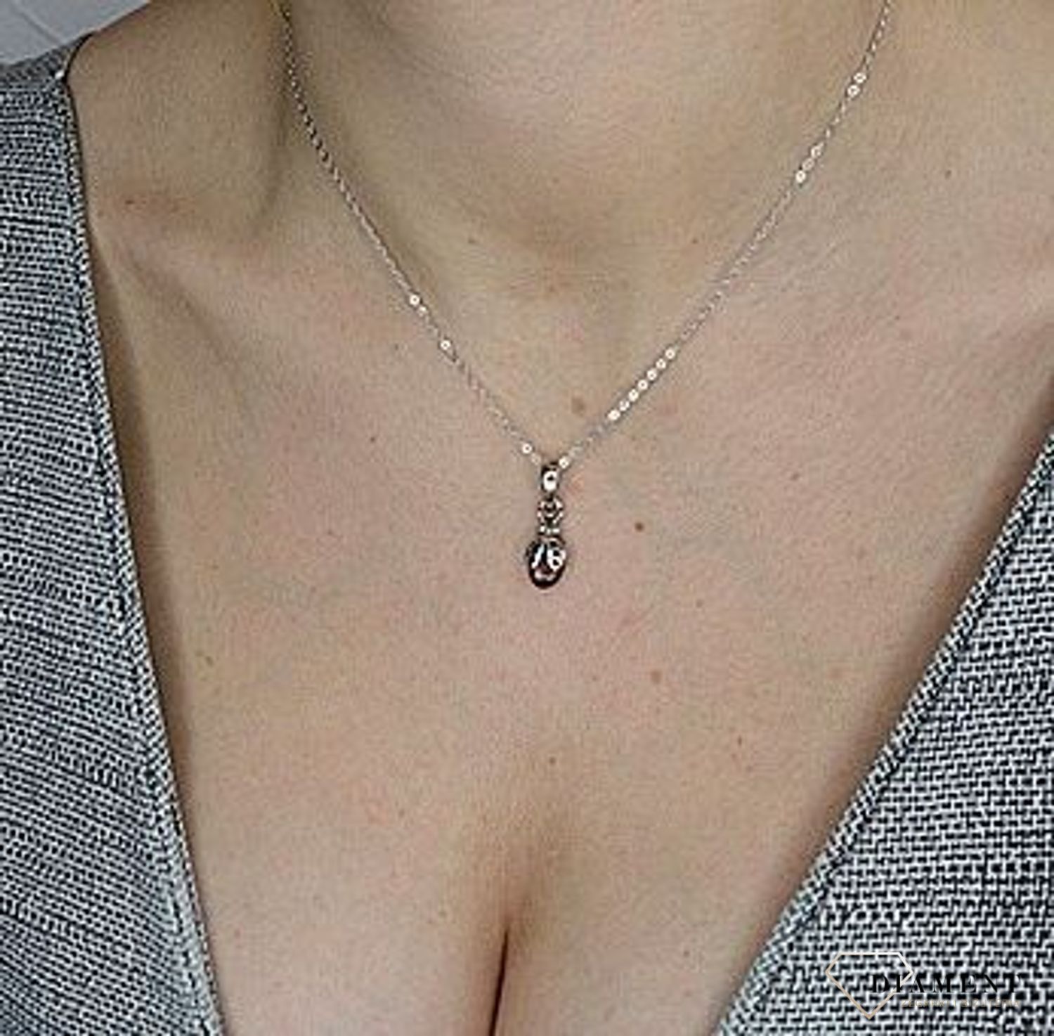 Zawieszka srebrna w kształcie biedronki z bursztynem DIA-ZAW-2467.jpg