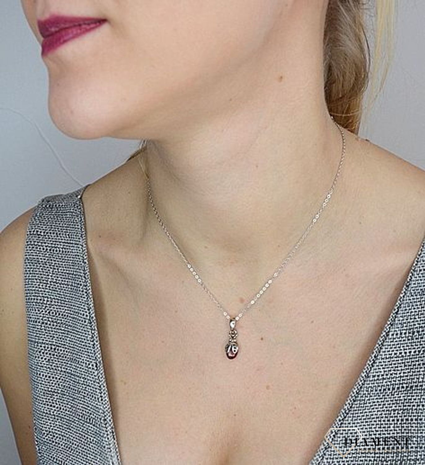 Zawieszka srebrna w kształcie biedronki z bursztynem DIA-ZAW-2467.jpg