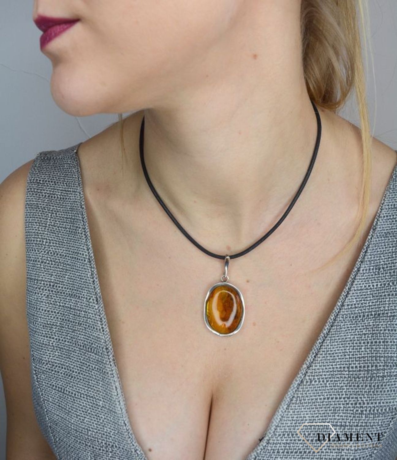 Zawieszka srebrna z bursztynem DIA-ZAW-2491.jpg