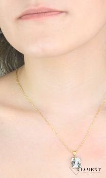 Zawieszka złota prostokątna cyrkonie pr 585, DIA-ZAW-2591-585 Wisiorek został wykonany z wysokiej jakości złota próby 585. Złoto to jeden z 15.JPG