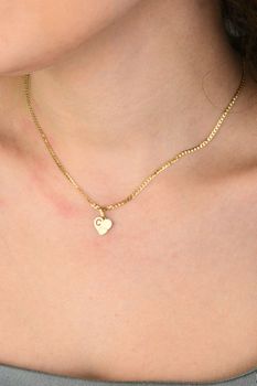 Złota zawieszka serce z literką C 585, wisiorek złoty serce z inicjałem, elegancka złota zawieszka, biżuteria damska złota 14K, prezent dla kobiety, DIA-ZAW-2607C-585, złote serce z literką C (2).jpg