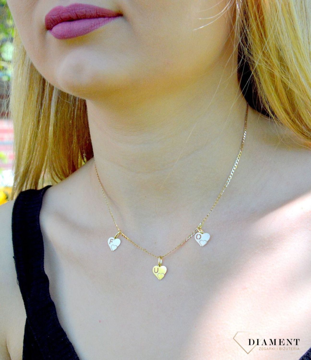 Złota zawieszka literka O w serduszku DIA-ZAW-2607O-585.  Złote literki to ostatni krzyk mody, uwielbiany przez kobiety w każdym wieku. Złota zawieszka literka O. Zawieszka literka w serduszku. Literka idealna na prezent..jpg