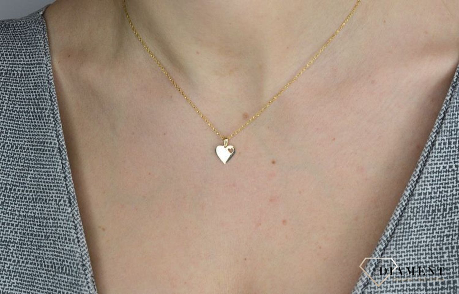 Złota zawieszka 585 blaszka w kształcie serca z wyciętym serduszkiem DIA-ZAW-2610-585.jpg