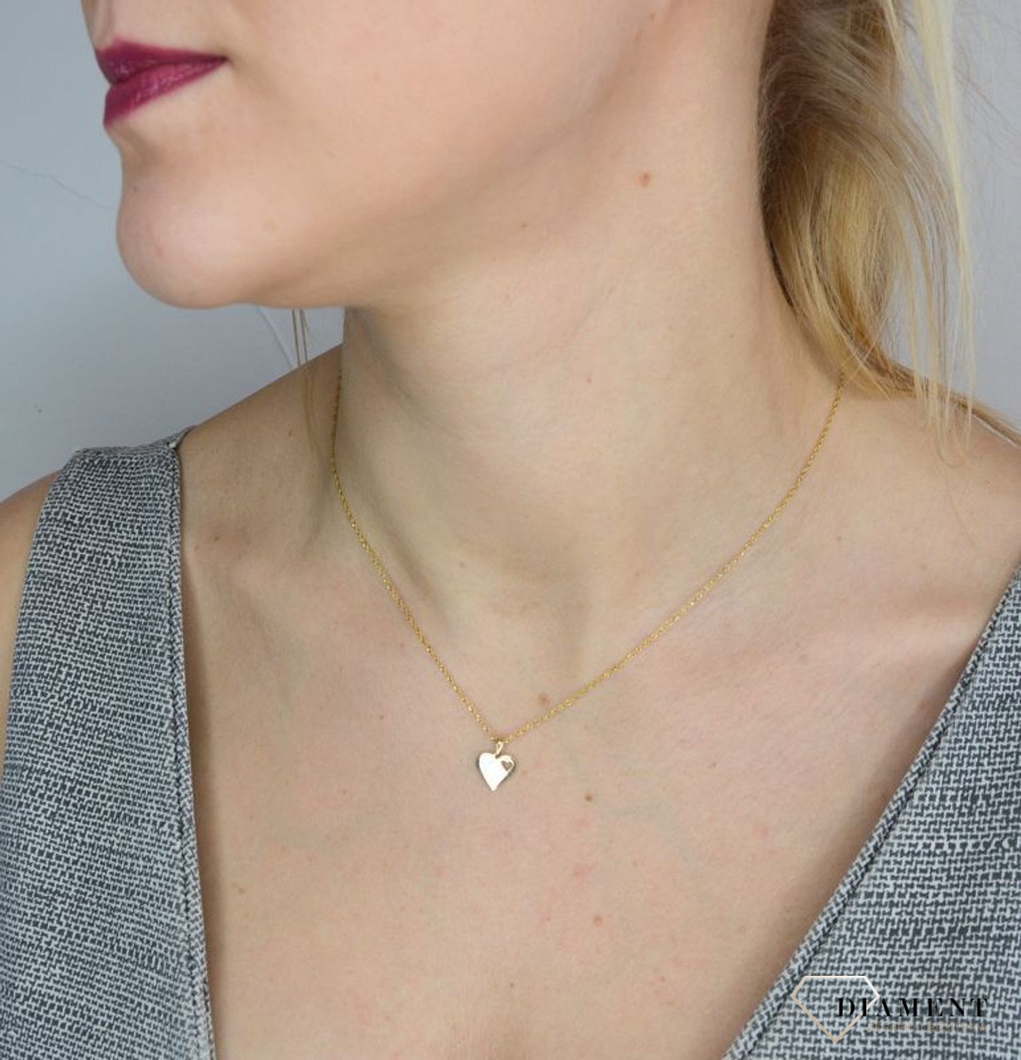 Złota zawieszka 585 blaszka w kształcie serca z wyciętym serduszkiem DIA-ZAW-2610-585.jpg