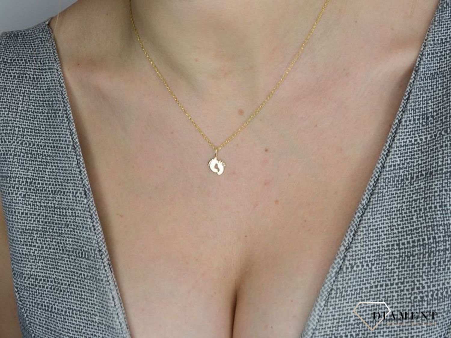 Złota zawieszka 585 gładkie stópki DIA-ZAW-2613-585.jpg