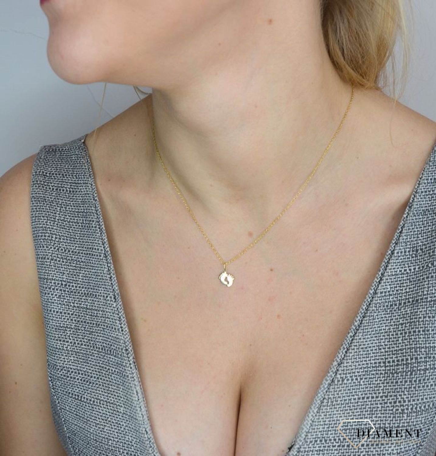 Złota zawieszka 585 gładkie stópki DIA-ZAW-2613-585.jpg