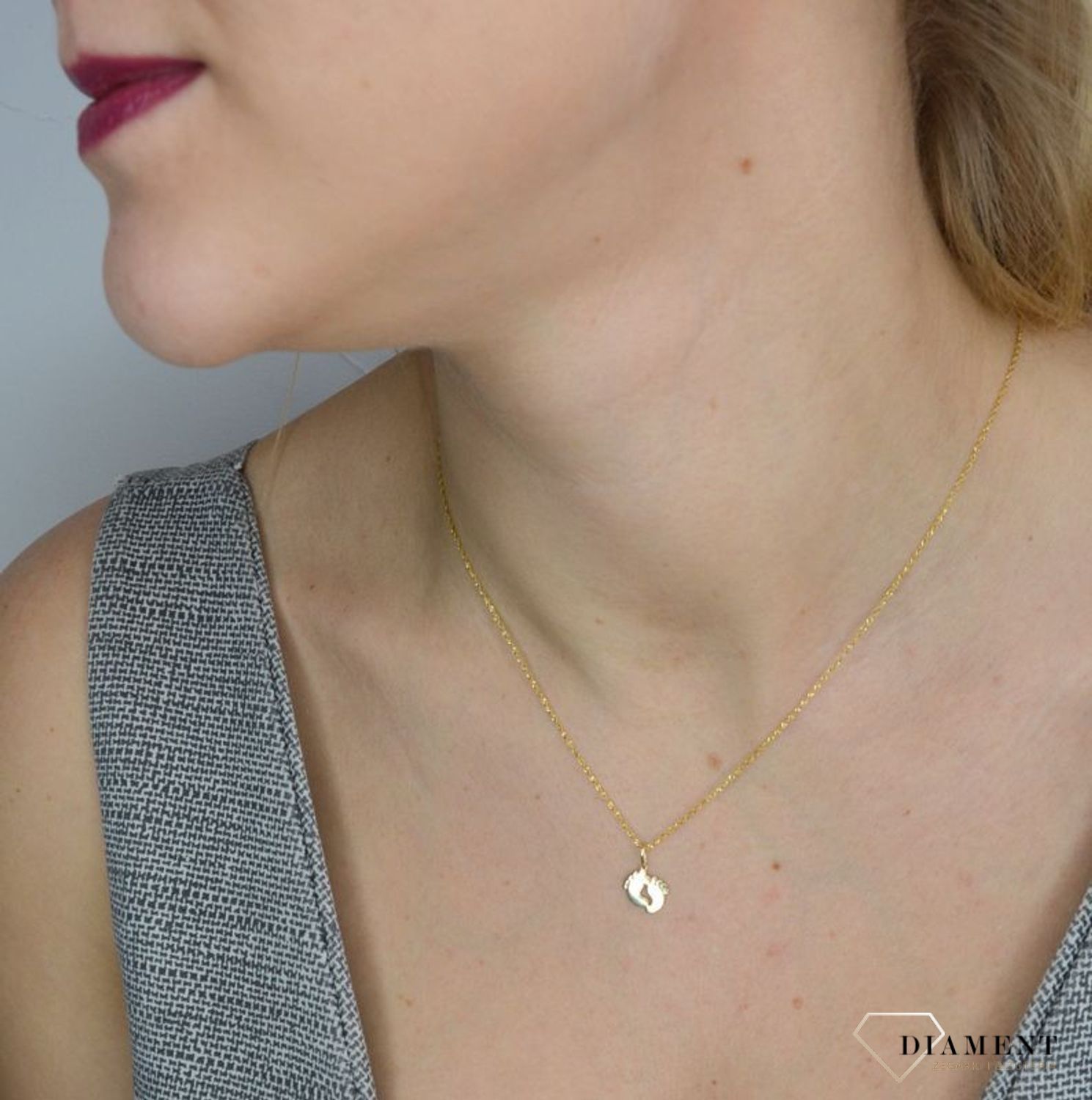 Złota zawieszka 585 gładkie stópki DIA-ZAW-2613-585.jpg