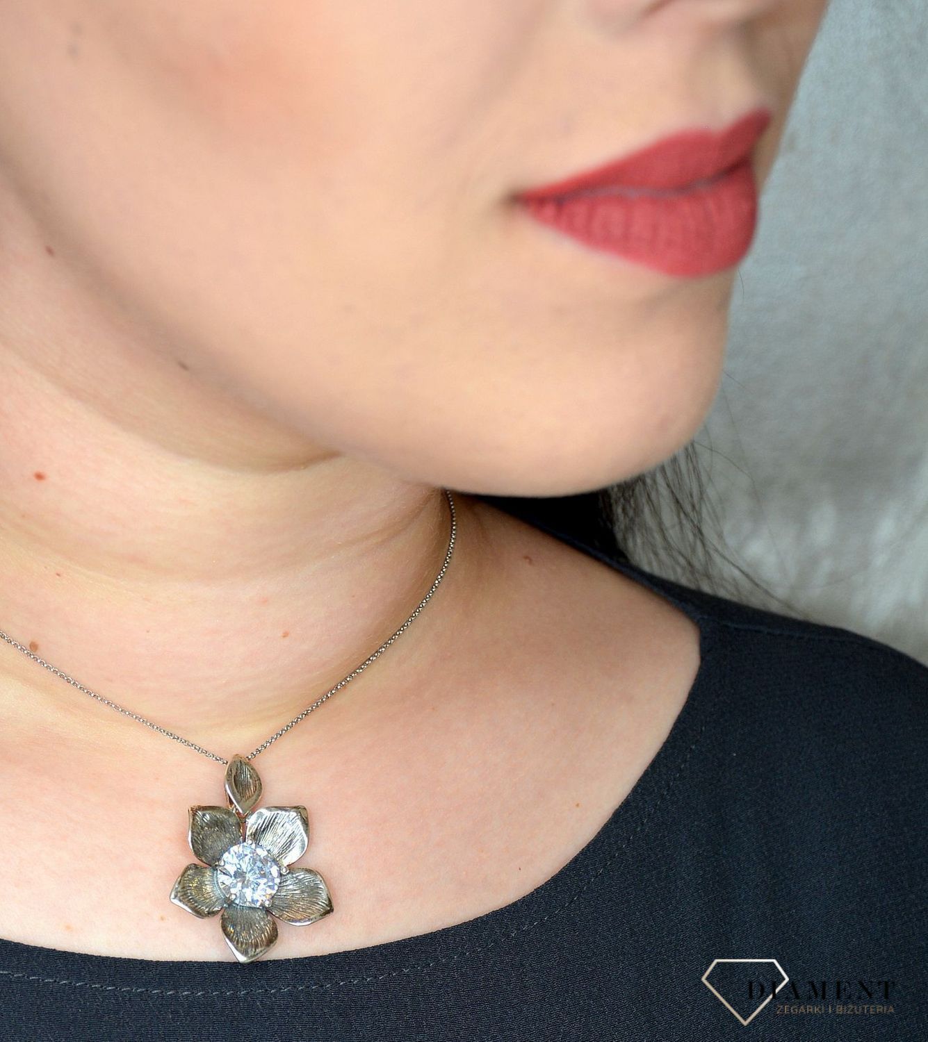 Zawieszka damska kwiat srebrny z cyrkonią DIA-ZAW-2849-925.jpg
