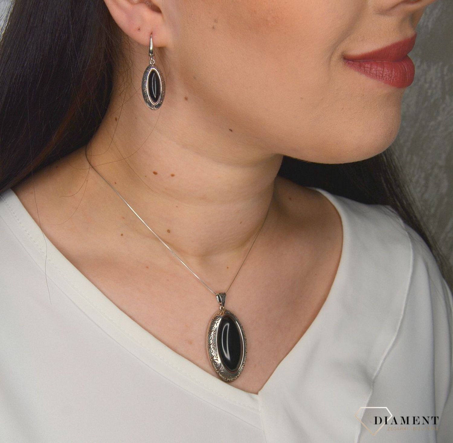 Srebrna zawieszka onyks z otoczką ze srebra z wzorem DIA-ZAW-2927-925.jpg